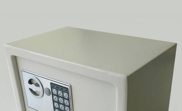 HOY / Limpiadora "descifró" clave de la caja fuerte y robó dinero al patrón