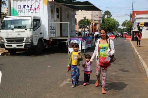 Móvil de Ciudad Mujer acercará servicios públicos a mujeres chaqueñas - ADN Paraguayo