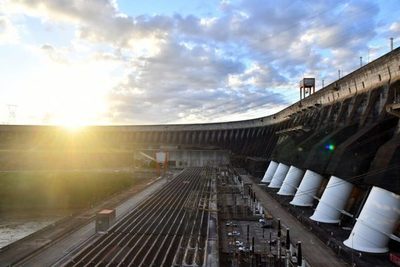 Paraguay debe construir propuesta política y económicamente viable para renegociar Itaipu