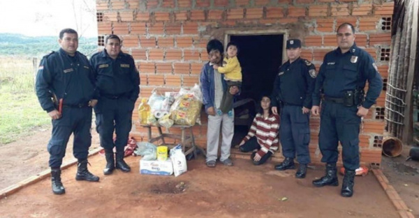 Policías tuvieron un gran gesto solidario
