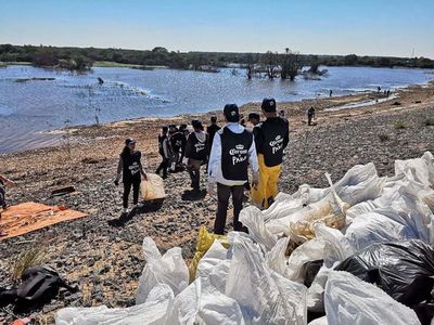 Corona reunió a más de 120 voluntarios en tercera limpieza