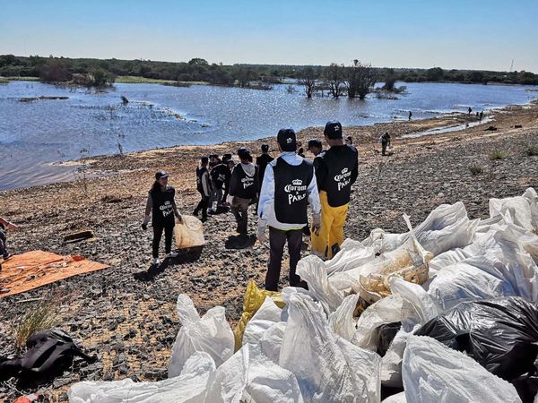 Corona reunió a más de 120 voluntarios en tercera limpieza