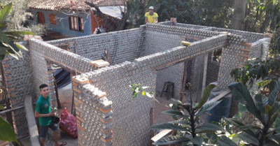 Con 15 mil latas levanta para su casa