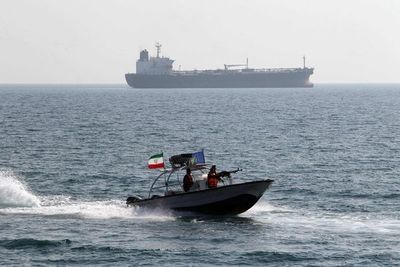 Irán intercepta un barco “extranjero”, el tercero en menos de un mes - Mundo - ABC Color