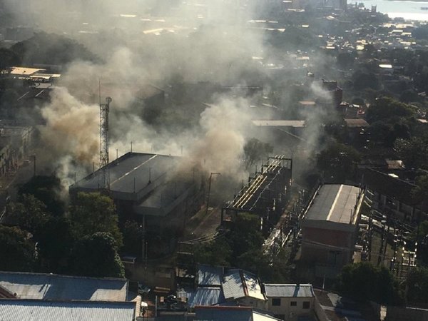 Explosión e incendio en subestación de la ANDE