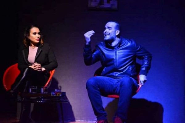 Sigue La Función De Pase Lo Pase En El Teatro Latino.