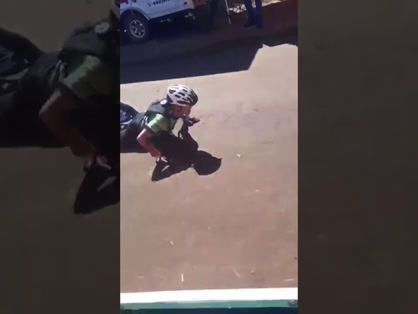 FESTEJÓ ANTES DE TIEMPO, SE CAYÓ Y NO GANÓ