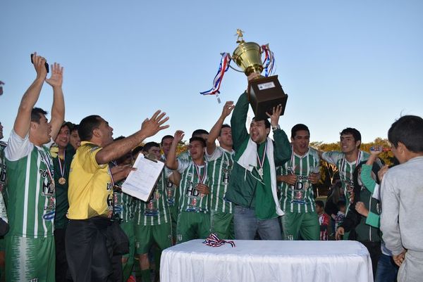 3 de febrero gritó campeón en Ayolas - Fútbol - ABC Color