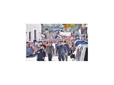 Manifestantes pidieron juicio político a Marito y a Velázquez