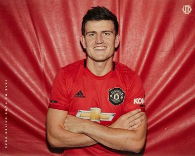Manchester ficha al defensa más caro de la historia - Fútbol - ABC Color