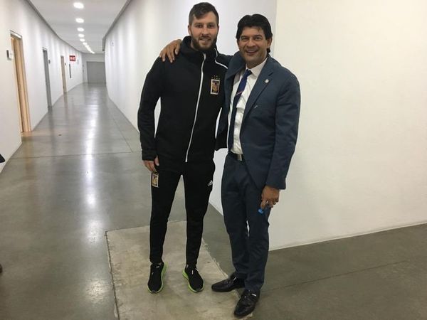 Gignac al Pepe: “Usted es el más grande” - Fútbol - ABC Color