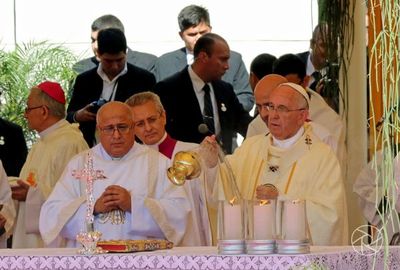 Papa Francisco dedicó una carta a los sacerdotes en su día