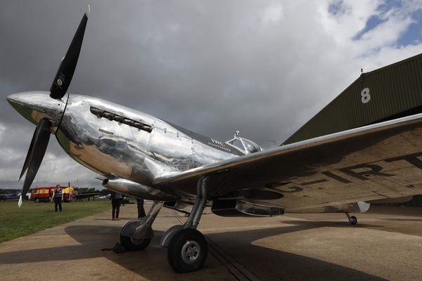 Avión Spitfire de la Segunda Guerra Mundial listo para un vuelo alrededor del mundo - Mundo - ABC Color