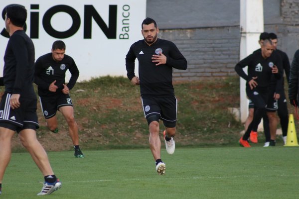 El clásico blanco y negro es la gran atracción de la noche - ADN Paraguayo