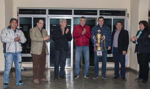 Carbonero se robó la suelta principal del turf