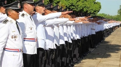 HOY / Masiva postulación para pugnar  por cargos en la Policía:  9 mil jóvenes están anotados