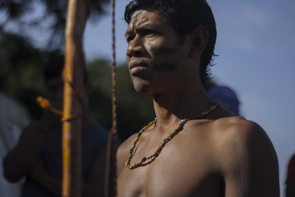 Estrenan documental "El retorno del pueblo que sobrevivió a Itaipú" » Ñanduti