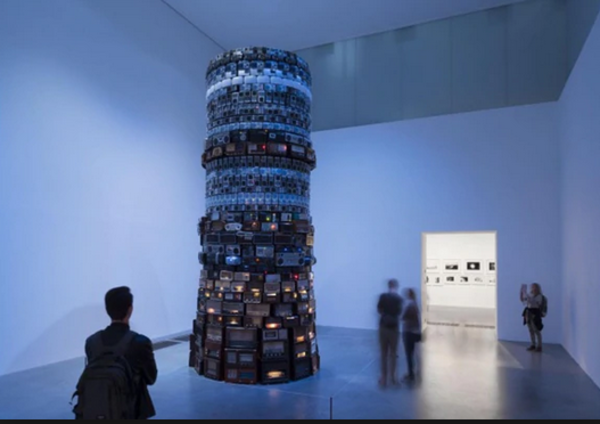 Un niño cae desde la cima de la torre del Tate Modern de Londres » Ñanduti