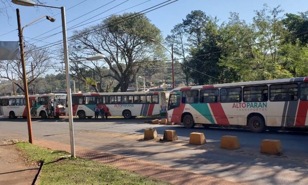Buses de Alto Paraná al corralón por incumplir frecuencia