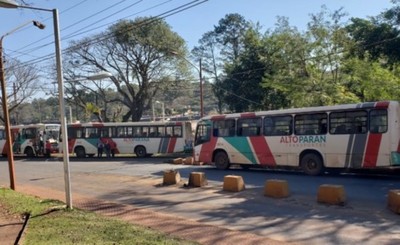 Retienen colectivos de Alto Paraná por incumplimiento de frecuencia