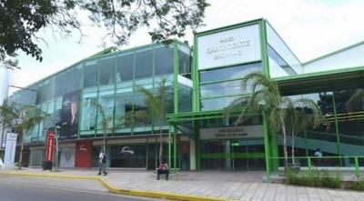 Asaltan Supermercado y balean a guardia, en Asunción - ADN Paraguayo