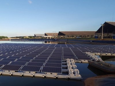 Brasil inaugura su primera planta flotante de generación solar