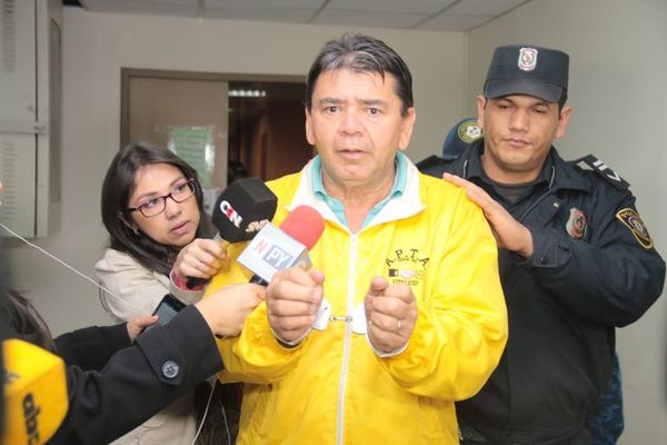 Piden a Abdo Benítez la “libertad” de Arístides Morales, líder de taxistas - Nacionales - ABC Color