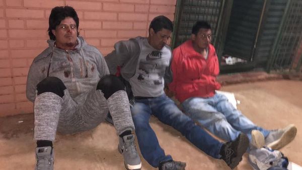 Detienen en Luque a presuntos asaltantes de supermercado - Nacionales - ABC Color