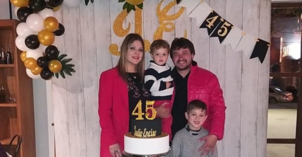 Julio Enciso ligó flor de  fiesta sorpresa