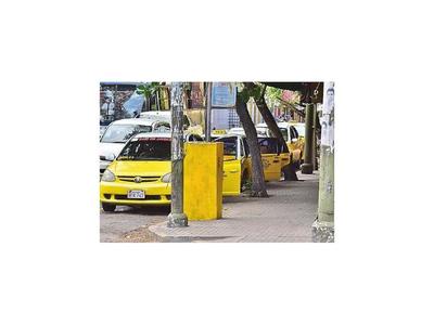 Buscarían que taxis utilicen plataformas como Uber y Muv