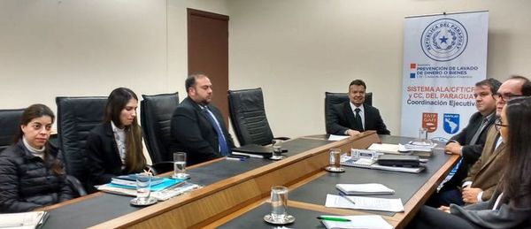 Pasar el examen antilavado debe ser una causa nacional, afirma Arregui - Economía - ABC Color