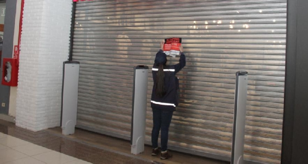 Continúan suspendiendo a más locales por no expedir comprobantes