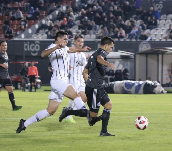 Libertad dejó sin invicto a Olimpia y es el solitario líder | .::Agencia IP::.