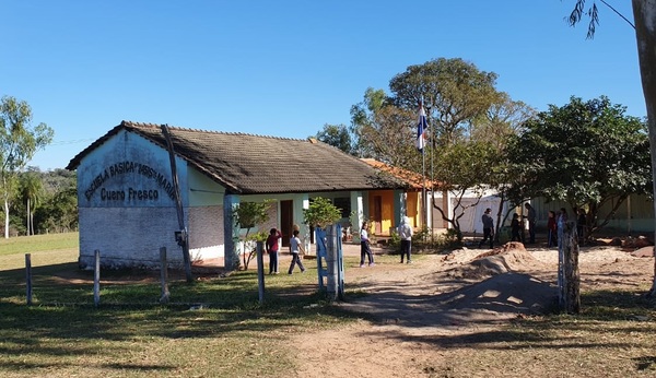 Escuela de Arroyito no tiene aulas, agua potable ni almuerzo escolar