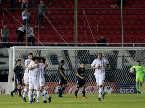 Olimpia, sin invicto