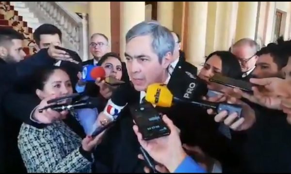 Presencia de Ferreira en Palacio denota que otros ocultaron información al Presidente