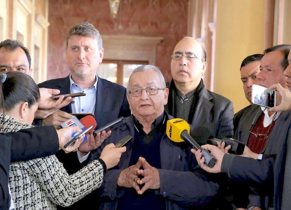 Comité de Iglesias no apoya juicio político, pero pide esclarecer