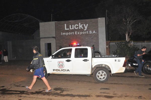 Principio de incendio en depósito de calzados causó gran susto