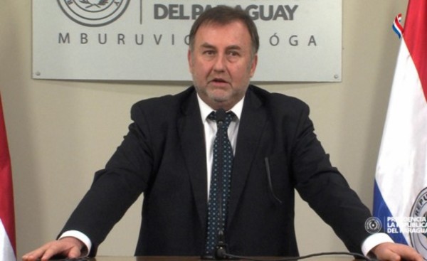 Benigno López pone a disposición su cargo como Ministro de Hacienda