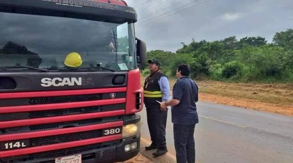 Camioneros sufren de irregularidad laboral