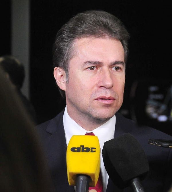 Abdo le tira la pelota a Castiglioni, y excanciller se la tira al exembajador Saguier - Nacionales - ABC Color