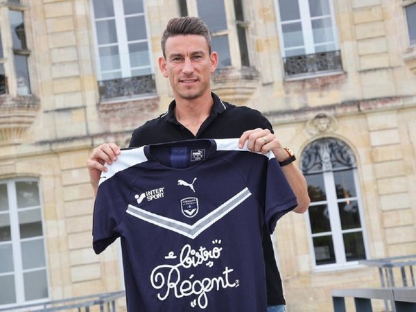 Koscielny ficha por el Burdeos