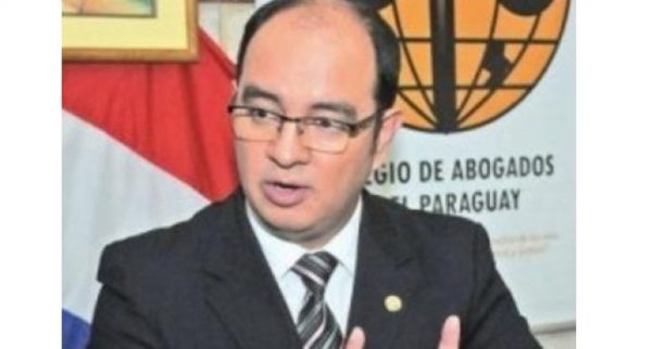Abogados exigen a Marito traducir en hechos claros la consigna “caiga quien caiga” - ADN Paraguayo