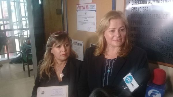 Ciudadanos autoconvocados solicitaron desafuero de Miguel Cuevas - Nacionales - ABC Color