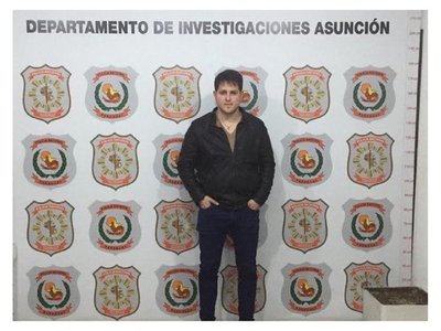 Se fue para cantar, pero terminó detenido