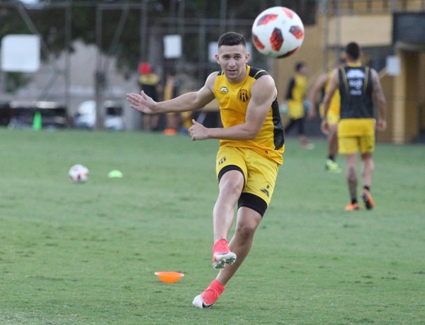 En Guaraní, llega uno y renuevan dos
