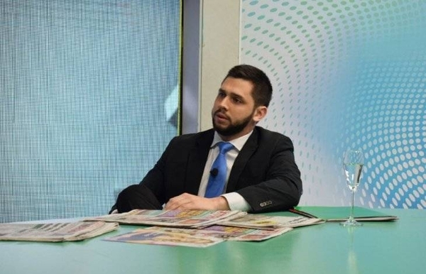 HOY / "Joselo" borró el chat porque “es un chico millennial”, según su mamá