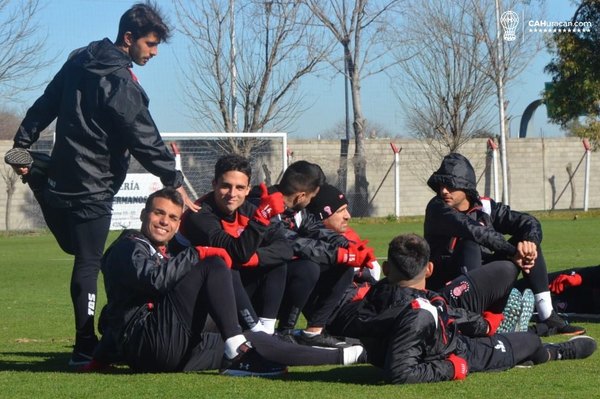 Dos paraguayos integran el equipo ideal de la Superliga