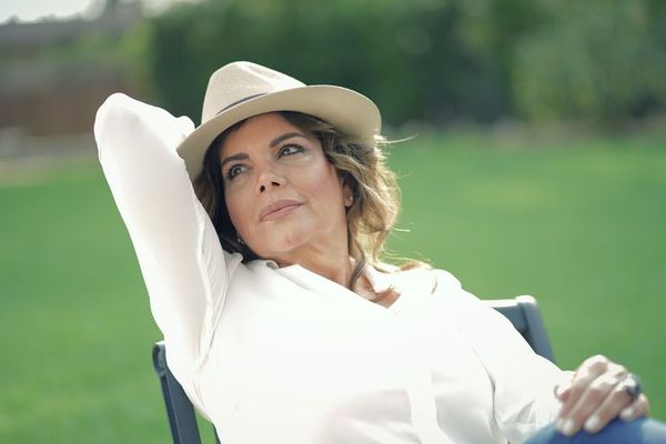 Amiga de Juan Gabriel desde la adolescencia le escribe cartas en un libro - Música - ABC Color