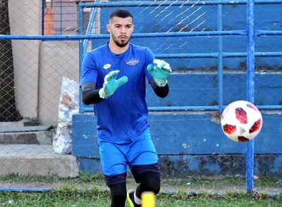 Arquero de Olimpia es recibido en Independiente